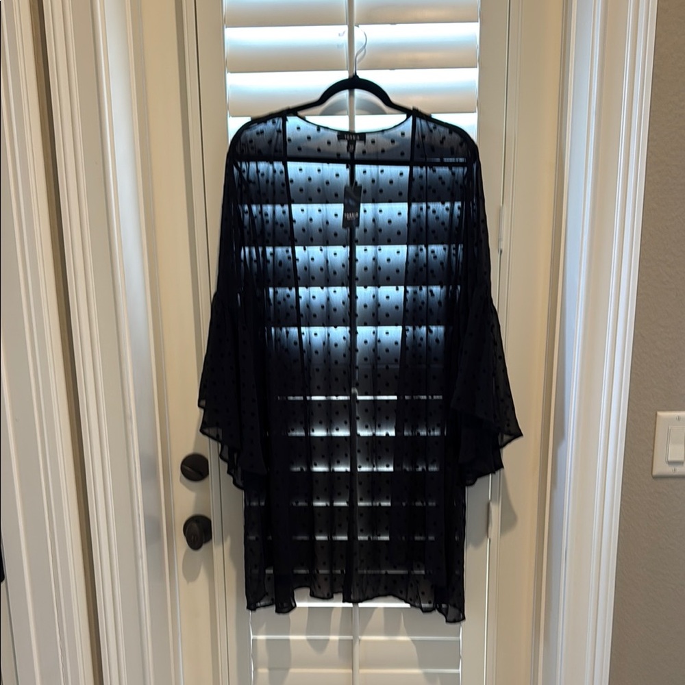 NWT Torrid Black Clip Dot Kimono with Flutter Sleeves - Size 1/2